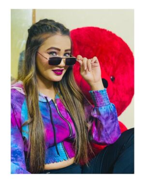 Faija Shaikh Instagram - @faija_shaikh_42 __ Attitude is everything go pick a good one 💚 
.
.
.
.
.
#faija #faijafam  #bangalore #bharuch #surat #gujrati #modelling #keeploveing #fashion #kbye #fambruh ❤ #instagood #yusiadat #idrishadat #naturephotography #photographer #instamood #youtube #gujju #instafam #photoholic #likeforfollow #pose #onelifebaby