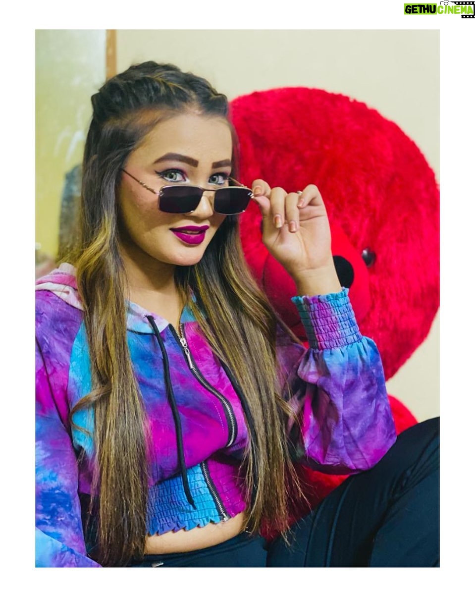 Faija Shaikh - 9.9K Likes - @faija_shaikh_42 __ Attitude is everything go pick a good one 💚 
.
.
.
.
.
#faija #faijafam  #bangalore #bharuch #surat #gujrati #modelling #keeploveing #fashion #kbye #fambruh ❤ #instagood #yusiadat #idrishadat #naturephotography #photographer #instamood #youtube #gujju #instafam #photoholic #likeforfollow #pose #onelifebaby