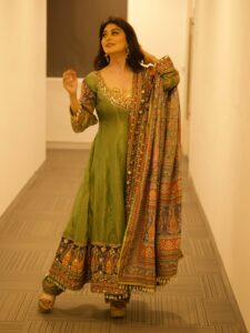 Actress Falaq Naaz HD Photos and Wallpapers October 2025