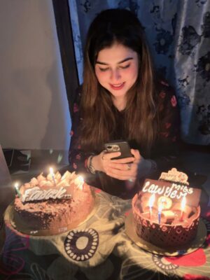 Farah Chaudhary Instagram - Aging like a vine ❤️🤪💯❤️🔥
Happy Birthday to me.
Thank you everyone for making it so special for me.Love you ammi abbu.Jis tarah se aap sab mera gussa jhelte ho shayad ye sab ke bas ki baat hi nahi jo mere Dil ka haal us gusse me sab samaj jate.Koi nahi samaj sakta.Love you Hanu @hannahchaudharyofficial
Thank you bhai @mr_____chowdhary_____ fayu @charming_chaudhary_786 , Mona
sahil, Afraz, Raydan, Aayat,Azan , Far, Shab, Basit bhai, Fatima , Komal and everyone of you who really made so much of effort.Really loved it.
This was one of the best day of my life ever.MashaAllah
Was very happy
Recently kisi se sikha tha Saza katne duniya me thodi aayi hu…So aaj jam ke khush thi har haal me.Alhumdulillah for everything
#birthdayvibes #3rdjune #manifestingthebestlife #alhumdulilahforeveryblessing❤️ #mashaallah