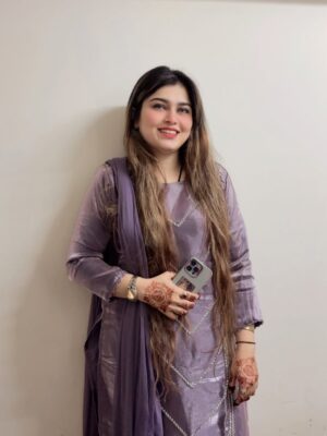 Farah Chaudhary Instagram - Zindagi Haseen hai jo tu mere naal hai.MashaAllah
.
.
.
#eidvibes #eid2025 #farahchaudhary #hannahchaudhary