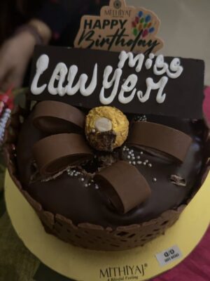 Farah Chaudhary Instagram - Aging like a vine ❤️🤪💯❤️🔥
Happy Birthday to me.
Thank you everyone for making it so special for me.Love you ammi abbu.Jis tarah se aap sab mera gussa jhelte ho shayad ye sab ke bas ki baat hi nahi jo mere Dil ka haal us gusse me sab samaj jate.Koi nahi samaj sakta.Love you Hanu @hannahchaudharyofficial
Thank you bhai @mr_____chowdhary_____ fayu @charming_chaudhary_786 , Mona
sahil, Afraz, Raydan, Aayat,Azan , Far, Shab, Basit bhai, Fatima , Komal and everyone of you who really made so much of effort.Really loved it.
This was one of the best day of my life ever.MashaAllah
Was very happy
Recently kisi se sikha tha Saza katne duniya me thodi aayi hu…So aaj jam ke khush thi har haal me.Alhumdulillah for everything
#birthdayvibes #3rdjune #manifestingthebestlife #alhumdulilahforeveryblessing❤️ #mashaallah