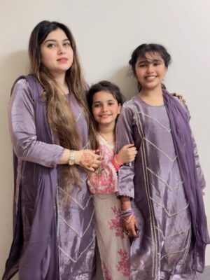 Farah Chaudhary Instagram - Zindagi Haseen hai jo tu mere naal hai.MashaAllah
.
.
.
#eidvibes #eid2025 #farahchaudhary #hannahchaudhary