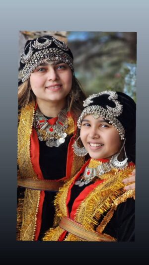 Farah Chaudhary Instagram - Do we look pretty in #pahadi look?
.
.
.
.
.
#pahadanā¤ļø #pahadan #pahad #pahadi_swag #pahadonsepyarā¤ļøš„ #pahadonmeinšļø #pahadis #pahadowalimaggi #pahadi_hai_hum #pahadi_corner #pahadanš #mussoriediaries #nainital