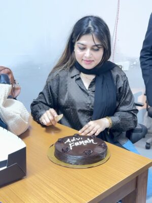 Farah Chaudhary Instagram - Aging like a vine ā¤ļøš¤ŖšÆā¤ļøāš„
Happy Birthday to me.
Thank you everyone for making it so special for me.Love you ammi abbu.Jis tarah se aap sab mera gussa jhelte ho shayad ye sab ke bas ki baat hi nahi jo mere Dil ka haal us gusse me sab samaj jate.Koi nahi samaj sakta.Love you Hanu @hannahchaudharyofficial
Thank you bhai @mr_____chowdhary_____ fayu @charming_chaudhary_786 , Mona
sahil, Afraz, Raydan, Aayat,Azan , Far, Shab, Basit bhai, Fatima , Komal and everyone of you who really made so much of effort.Really loved it.
This was one of the best day of my life ever.MashaAllah
Was very happy
Recently kisi se sikha tha Saza katne duniya me thodi aayi huā¦So aaj jam ke khush thi har haal me.Alhumdulillah for everything
#birthdayvibes #3rdjune #manifestingthebestlife #alhumdulilahforeveryblessingā¤ļø #mashaallah