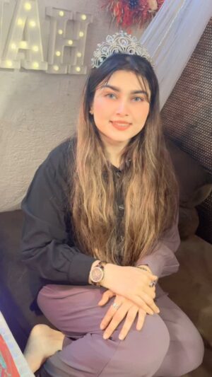 Farah Chaudhary Instagram - Happy birthday to me
#3rdjune #birthdayvibes #manisfestingthehappiestlife #manifestingmiracles #farahchaudhary
Video credit @zoyaaaa_.31