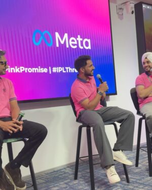 Farah Chaudhary Instagram - Here for #pinkpromise letās #hallabol with team @rajasthanroyals for the initiative they done and doing for woman. Happy women day to every beautiful soul out there.
@metaindia
@rajasthanroyals
@adityabelnekar