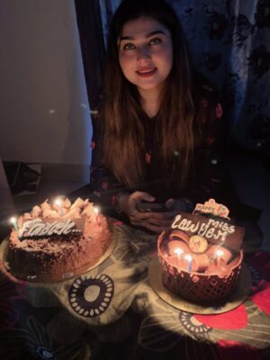 Farah Chaudhary Instagram - Aging like a vine ❤️🤪💯❤️🔥
Happy Birthday to me.
Thank you everyone for making it so special for me.Love you ammi abbu.Jis tarah se aap sab mera gussa jhelte ho shayad ye sab ke bas ki baat hi nahi jo mere Dil ka haal us gusse me sab samaj jate.Koi nahi samaj sakta.Love you Hanu @hannahchaudharyofficial
Thank you bhai @mr_____chowdhary_____ fayu @charming_chaudhary_786 , Mona
sahil, Afraz, Raydan, Aayat,Azan , Far, Shab, Basit bhai, Fatima , Komal and everyone of you who really made so much of effort.Really loved it.
This was one of the best day of my life ever.MashaAllah
Was very happy
Recently kisi se sikha tha Saza katne duniya me thodi aayi hu…So aaj jam ke khush thi har haal me.Alhumdulillah for everything
#birthdayvibes #3rdjune #manifestingthebestlife #alhumdulilahforeveryblessing❤️ #mashaallah