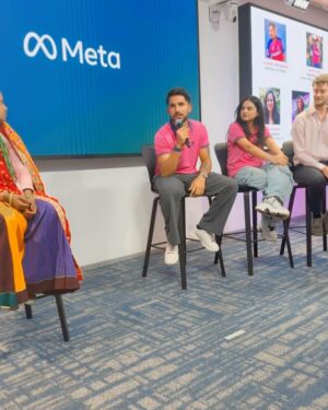 Farah Chaudhary Instagram - Here for #pinkpromise letās #hallabol with team @rajasthanroyals for the initiative they done and doing for woman. Happy women day to every beautiful soul out there.
@metaindia
@rajasthanroyals
@adityabelnekar