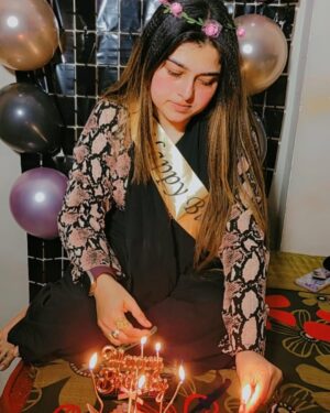 Farah Chaudhary Instagram - Some glimpse of my birthday night celebrated at home with family.Thank you bhai and Mona for making it so special for me..Bhai you never failed to make me happy and always know what my heart want. And also thank you Ricky for being with me no matter how far is the distance..
And last but not the least the hard work of my doll Hannah and her friend for making it the best and making so much effort in decorating and hiding just to give me surprise.
Thank you everyone frok my family , friends and instagram fam for wishing me
Love you all
#birthday #advfarahchaudhary