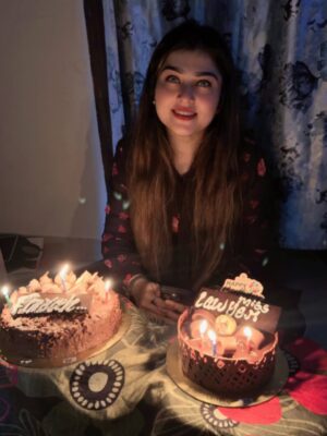 Farah Chaudhary Instagram - Aging like a vine ❤️🤪💯❤️🔥
Happy Birthday to me.
Thank you everyone for making it so special for me.Love you ammi abbu.Jis tarah se aap sab mera gussa jhelte ho shayad ye sab ke bas ki baat hi nahi jo mere Dil ka haal us gusse me sab samaj jate.Koi nahi samaj sakta.Love you Hanu @hannahchaudharyofficial
Thank you bhai @mr_____chowdhary_____ fayu @charming_chaudhary_786 , Mona
sahil, Afraz, Raydan, Aayat,Azan , Far, Shab, Basit bhai, Fatima , Komal and everyone of you who really made so much of effort.Really loved it.
This was one of the best day of my life ever.MashaAllah
Was very happy
Recently kisi se sikha tha Saza katne duniya me thodi aayi hu…So aaj jam ke khush thi har haal me.Alhumdulillah for everything
#birthdayvibes #3rdjune #manifestingthebestlife #alhumdulilahforeveryblessing❤️ #mashaallah