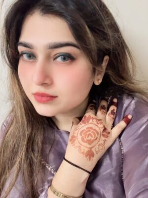 Farah Chaudhary Instagram - Zindagi Haseen hai jo tu mere naal hai.MashaAllah
.
.
.
#eidvibes #eid2025 #farahchaudhary #hannahchaudhary
