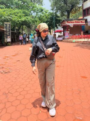Farah Chaudhary Instagram - “Woh roshni jo muqaddar ban ke chamki… hasad walon se dekha bhi na gaya.”
“I don’t chase the spotlight — I am it. Let them squint.”
.
.
.
#farahchaudhary