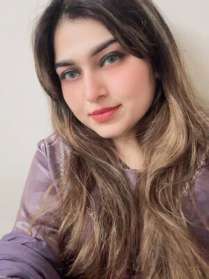 Farah Chaudhary Instagram - Zindagi Haseen hai jo tu mere naal hai.MashaAllah
.
.
.
#eidvibes #eid2025 #farahchaudhary #hannahchaudhary