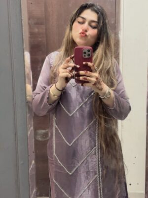 Farah Chaudhary Instagram - Zindagi Haseen hai jo tu mere naal hai.MashaAllah
.
.
.
#eidvibes #eid2025 #farahchaudhary #hannahchaudhary