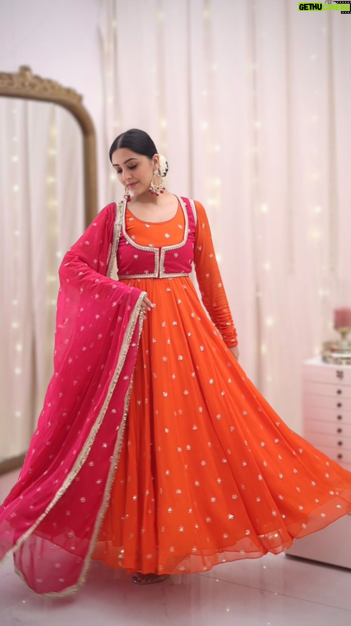 Farheen Panjwani - 6.6K Likes - Orange and pink together 🧡💖✨

Comment ‘Love’ to get the link to everything I’m wearing here directly in your DMs 📥🔗✨ #QuickOutfitsWithFarheen

Outfit @mirayaz_jpr 
Earrings @polki_potli 

#ootd #indian #fashionreels #outfits #outfitinspo #grwm #desi #personalstyle #ethnic #indian #festiveseason #rakshabandhan #diwali #weddingseason #indianoutfit #anarkali#