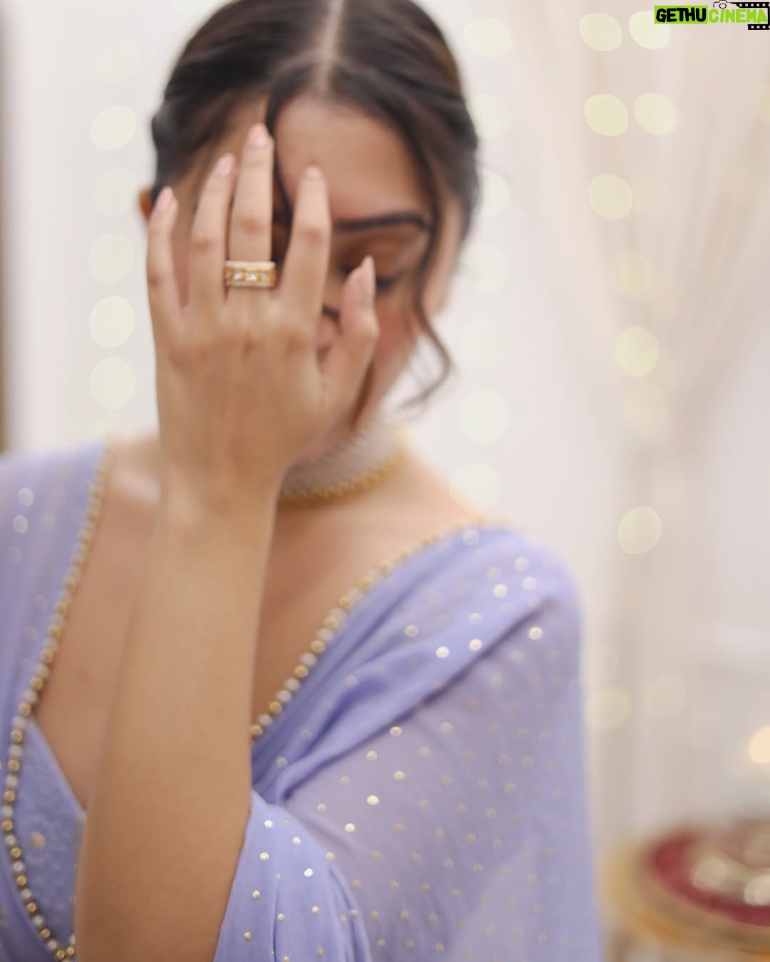 Farheen Panjwani - 68.9K Likes - Durr se hi tum jee bhar k dekho 🪞💜🥀🕯️

Feel free to comment link for outfit link 🔗 I’ll share the direct link in your DMs 📥

#QuickOutfitsWithFarheen #Indian #Desi #Anarkali #Ootd #Outfits #outfitinspo