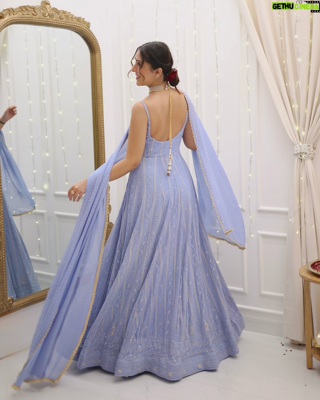 Farheen Panjwani - 68.9K Likes - Durr se hi tum jee bhar k dekho 🪞💜🥀🕯️

Feel free to comment link for outfit link 🔗 I’ll share the direct link in your DMs 📥

#QuickOutfitsWithFarheen #Indian #Desi #Anarkali #Ootd #Outfits #outfitinspo