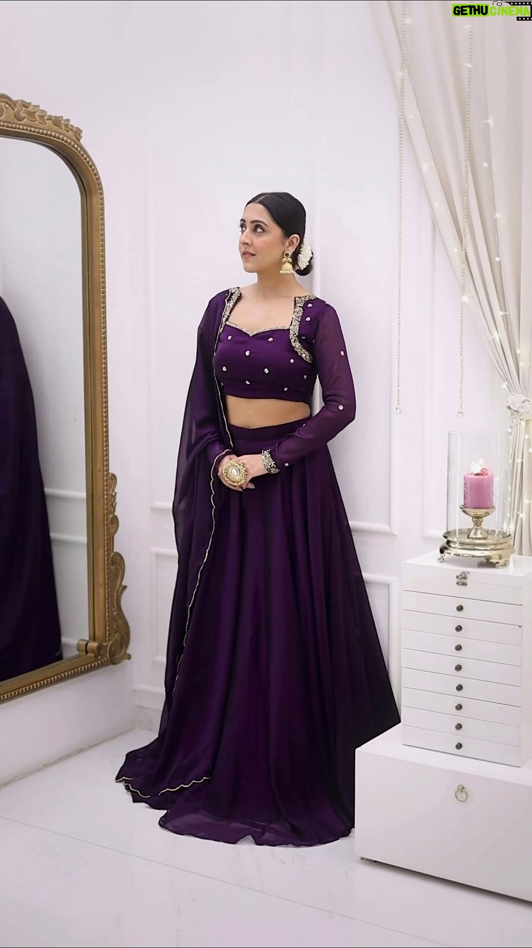 Farheen Panjwani - 24.7K Likes - Lehenga under ₹6000 😮 Found this affordable lehenga for wedding functions and the quality and fit is just perfecttttttttttt 🫰🏻❤️

Comment ‘Love’ to get my outfit link directly in your DMs 📥🔗 #QuickOutfitsWithFarheen

Lehenga @akira_the_couture__ 
Jewellery @dilkashbyankita 

#ootd #indian #fashionreels #outfits #outfitinspo #grwm #desi #indianoutfits #lehenga #ethnic #personalstyle #desifashion #desilook #weddingseason #shaadi #weddingoutfits #indianwedding