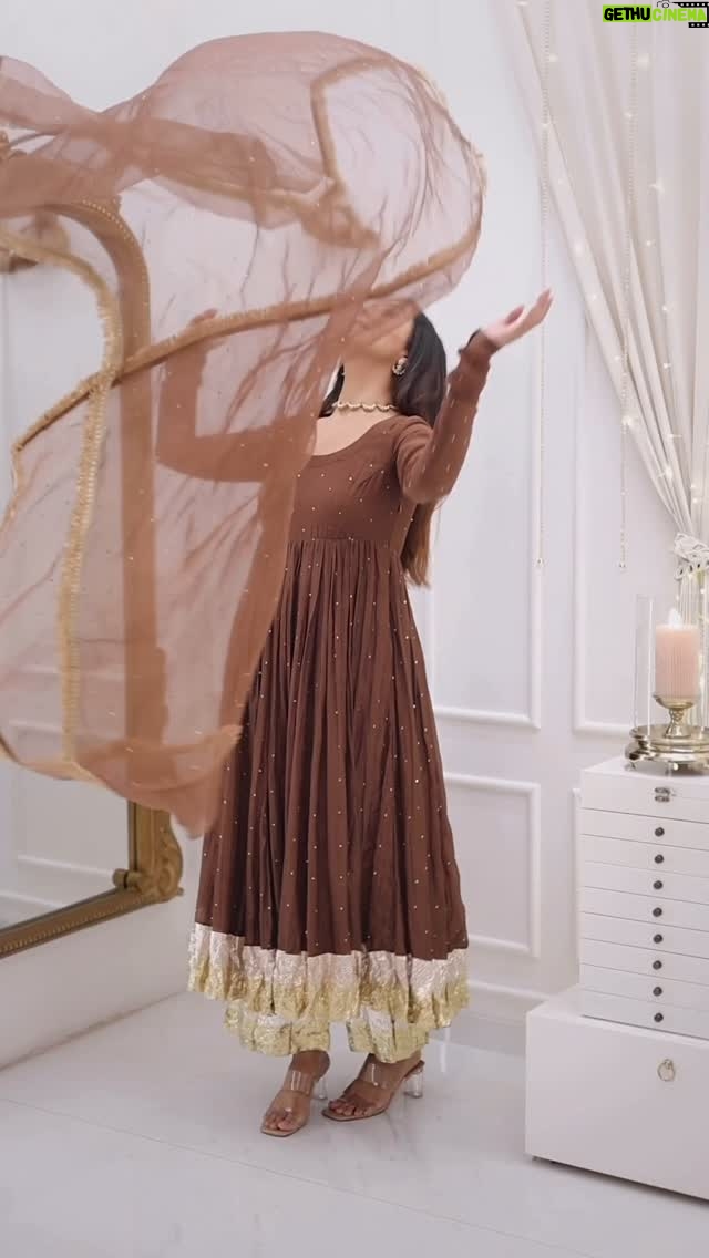 Farheen Panjwani - 8.1K Likes - Okay, but have you ever worn a brown anarkali? 🤎🪞✨

Comment ‘Love’ to get my outfit link directly in your DMs 📥🔗 #QuickOutfitsWithFarheen

Outfit @hasliofficial 
Jewellery @petalsbyswathi 

#Indian #desi #grwm #fashionreels #outfitinspo #ethnic #anarkali #personalstyle #hasli