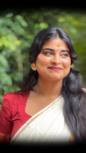 Farsana Rahman Instagram - Mallipoo🌼
Edit: @sarath_rhythms
#premam #malarmiss #saipallavi #temple #onam #kerala #fyp #sanarahma