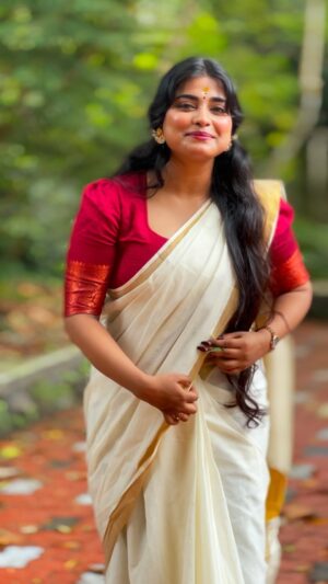 Farsana Rahman Instagram - Onam🌼
Vc & edit : @sarath_rhythms
#onam #sanarahman #fyp #parumala #pathanamthitta #malappuram #onamvideos #onamvibes #temple #divinevibes