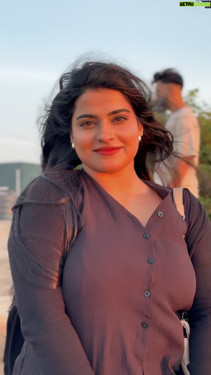 Farsana Rahman - 724 Likes - A Smile Can Mean A Thousand Words, But It Can Also Hide A Thousand Problems…

#fyp #sanarahman #kerala #trending #love #happy #fun #nandihills #smile