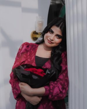 Farsana Rahman Instagram - HAPPY BIRTHDAY TO ME 🤍
Decor @white_bloom__
Camera @azlu_rash
@rash_still_media
#birthday #sanarahman #fyp #happy #trend #instagram