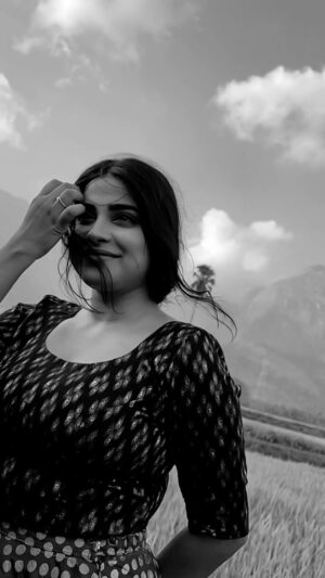 Farsana Rahman Instagram - Mauna Loa 🔥🦋
@vedanwithword
#vedan #maunaloa #trendingreels #sanarahman #fyp #kerala #trending #love #