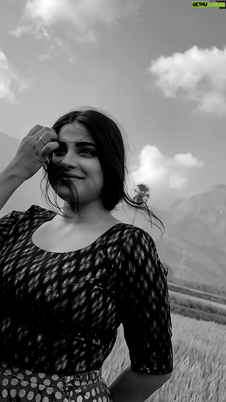 Farsana Rahman - 38.3K Likes - Mauna Loa 🔥🦋

@vedanwithword 

#vedan #maunaloa #trendingreels #sanarahman #fyp #kerala #trending #love #