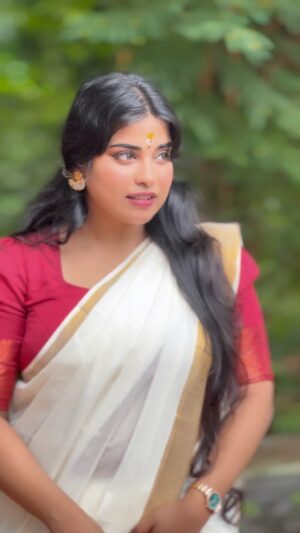 Farsana Rahman Instagram - To fall in love with yourself is the first secret to happiness 🤍🦋
#fyp #sanarahman #kerala #trending #love #happy #saree #vintage