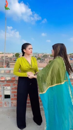 Fiza Khan Instagram - 😏