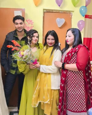 Fiza Khan Instagram - Family pack❤️