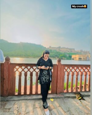 Fiza Khan Instagram - Guess Location ❤️🔥?
