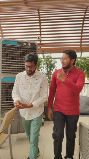 Flora Saini Instagram - లక్స్ పాప మళ్లీ వచ్చింది..#comedy #funny #bezavadamastan #trending #viral