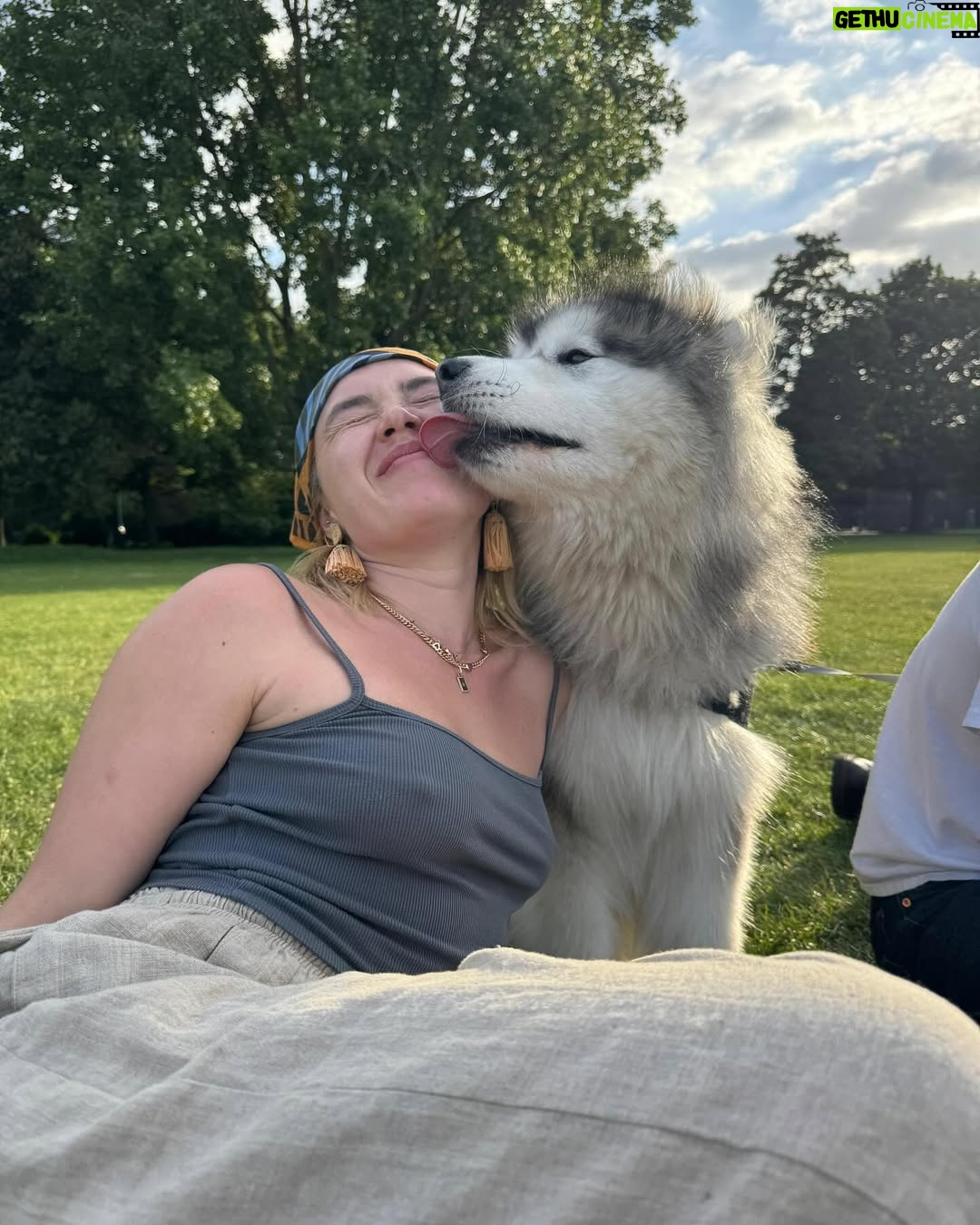 Florence Pugh - 1.4 Million Likes - London summer hits the spot 🧡