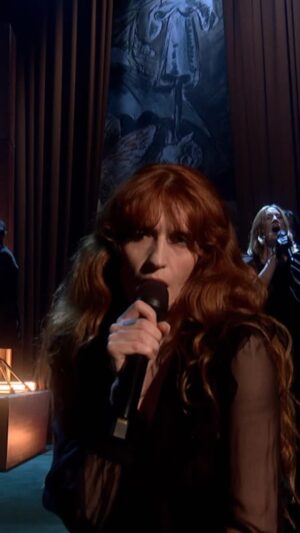 Florence Welch Instagram - I’ll make you sing for me
I’ll make you scream…
Thank you @thegrahamnortonshowofficial
Full performance on YouTube 🦇
Creative direction @mollyjane_x
Choir @deepthroatchoir
Backdrop paintings @thomasina_smith_film_interiors