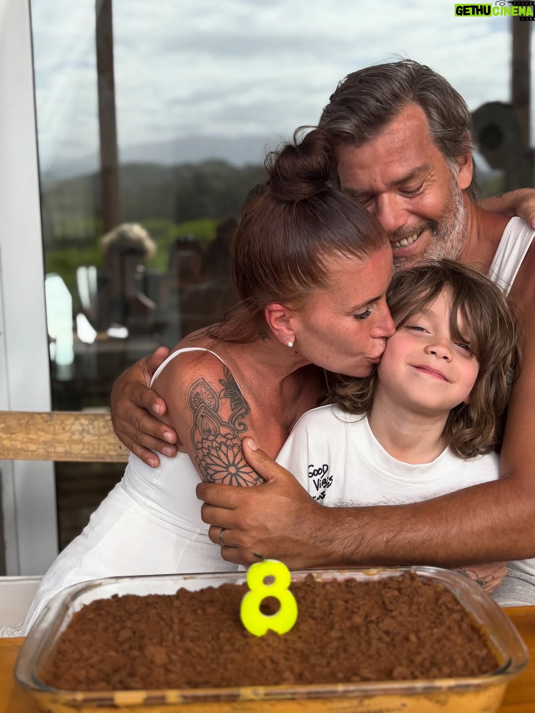 Florencia Peña - 63.4K Likes - Hablame de felicidad !!! Feliz cumple hijo mío ! Está familia te ama fuerte !!! Acá bancamos mucho tu hermosa locura. Brindo por este amor que nos une y nos llena de alegría. Vamos por más !!!