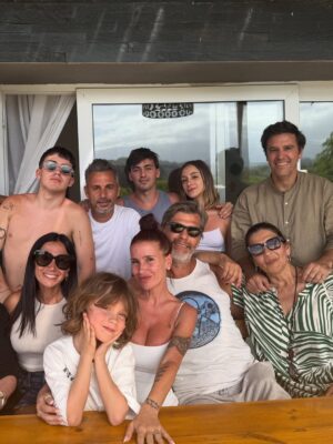 Florencia Peña Instagram - Hablame de felicidad !!! Feliz cumple hijo mío ! Está familia te ama fuerte !!! Acá bancamos mucho tu hermosa locura. Brindo por este amor que nos une y nos llena de alegría. Vamos por más !!!