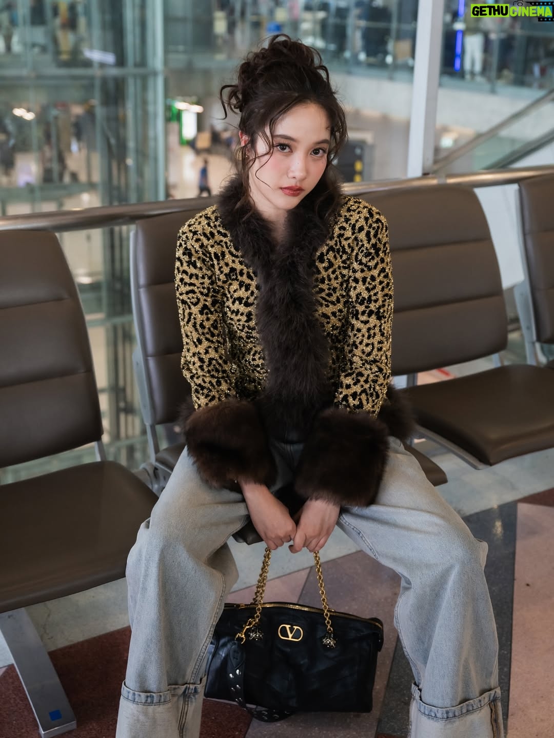Freen Sarocha - 1.2 Million Likes - Excited for Paris but most of all, for @maisonvalentino  Spring/Summer 2026 Show✨
#ValentinoFireflies 
#VALENTINOGARAVANI