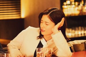 Fuka Koshiba Instagram - お知らせです📢
明日、7月18日（金）に日付が変わったら
Amazonプライムオリジナルドラマ
「私の夫と結婚して」7、8話の配信スタートです✨
ぜひご覧ください☺︎

#私の夫と結婚して

今回のオフショット
・双子コーデな麗奈と美紗
・背丈まで一緒な麗奈と美紗
・なんかしゃくれてる？美紗
・やっぱりしゃくれてた美紗
・部長に英語の発音教えてもらってる美紗
