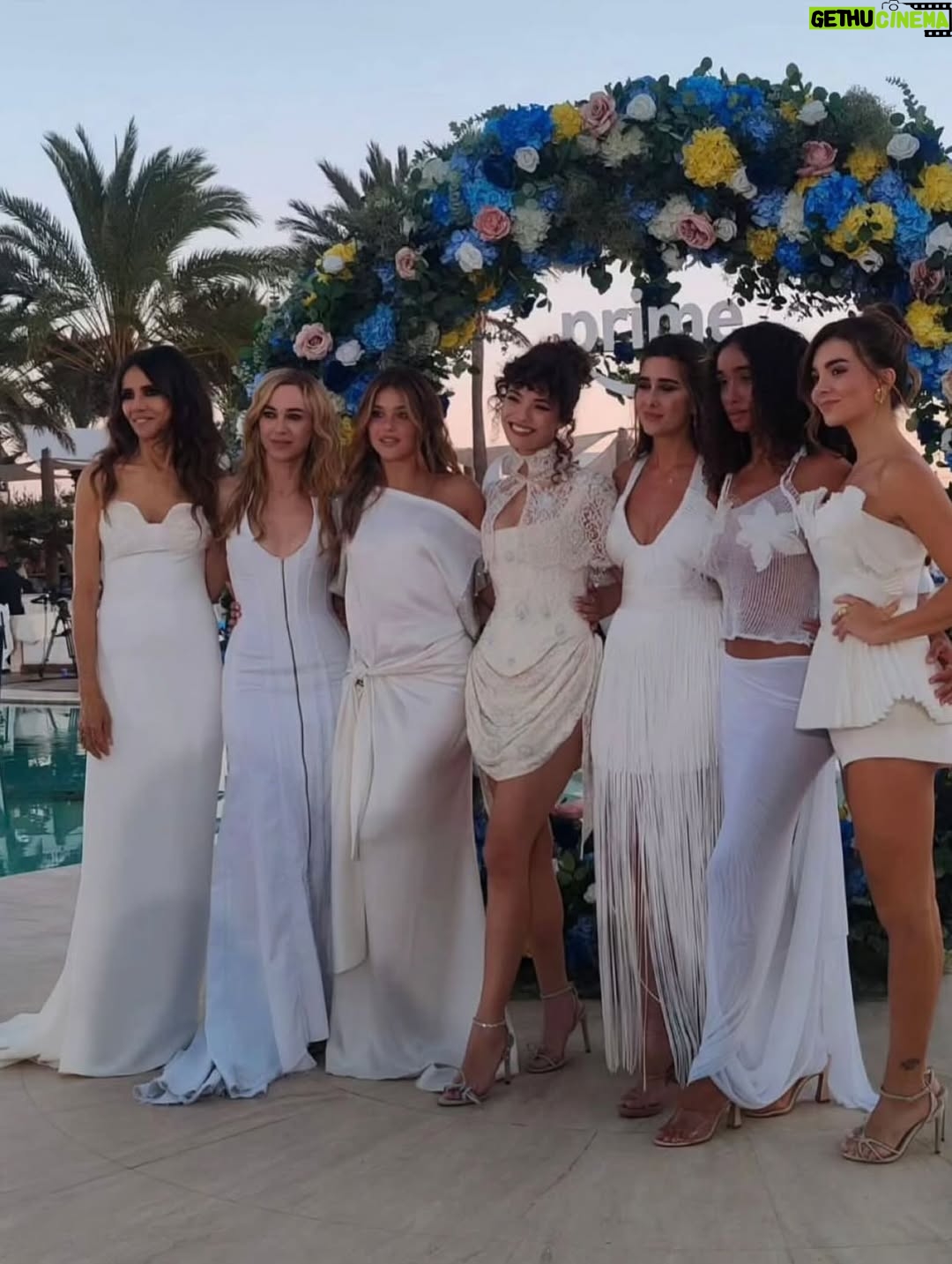 Gabriela Andrada - 61.4K Likes - Lo de Ibiza en los últimos dos días ha sido un sueño. Mi más grande agradecimiento a @primevideoes por haber contado conmigo para esta aventura. Culpa Nuestra es el final de un viaje que he disfrutado como una enana y que estoy segura que enamorará (todavía más) a todas los fans. Gracias a @domingodireccion , a @mercedesronn ,@enekobotanacasting , al cast maravilloso y al equipo de @pokeepsie_films y de Prime que lo ha hecho posible. 
Gracias @tousjewelry por el apoyo y a @anniesibiza por uno de los vestidos más bonitos que he llevado. Y gracias también a mis repres @luciadelriomanagement y @viewmanagement por acompañarme en mis locuras. El 16 de octubre ya la película será vuestra!