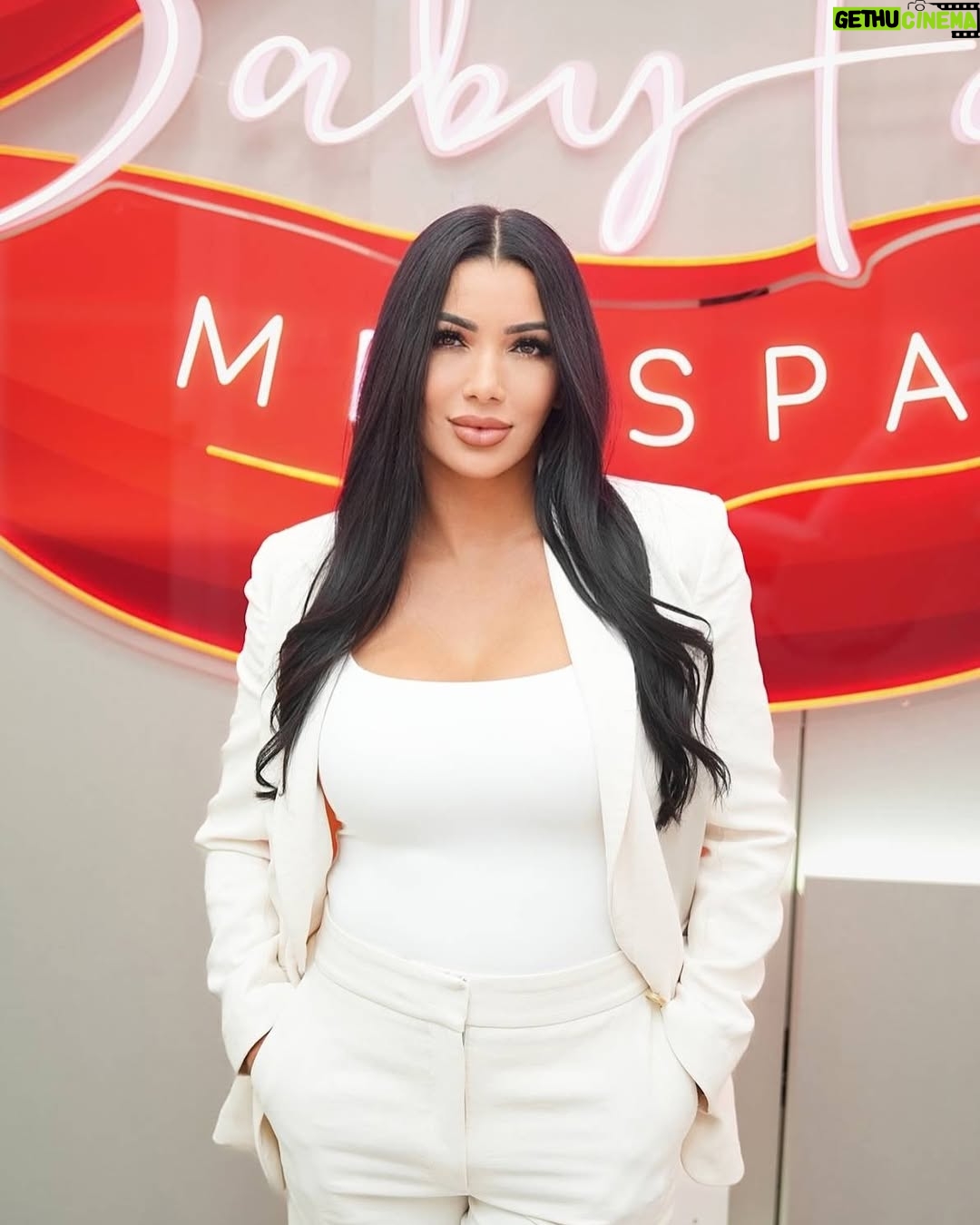Gabriela Castrovinci - 266 Likes - Meet Gabriela Ramos Castrovinci, Nurse Practitioner   Aesthetic Injector ✨💉

I’m a Nurse Practitioner with over 5 years of experience, having treated more than 15,000 satisfied patients with Botox, fillers, weight loss treatments, and skin rejuvenation.

Join us for our Grand Opening TOMORROW! 🎉
Exclusive pre-sale for new patients — $399 for three areas of neurotoxin! 💥 Don’t miss this glow-up opportunity!

Location: 📍
Strappato Suites
6716 N Florida Ave, Suite 14
Tampa, FL 33604

Book now: 📞 (813) 999-6133
Instagram: @babyfaces_medspa
Website: www.babyfacesmyspa.com