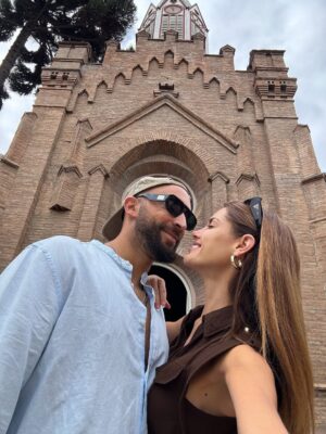 Gala Caldirola Instagram - Viña Santa Rita 🌳
A solo 50 minutos de Santiago…. Seguimos descubriendo lugares hermosos de Chile 🇨🇱