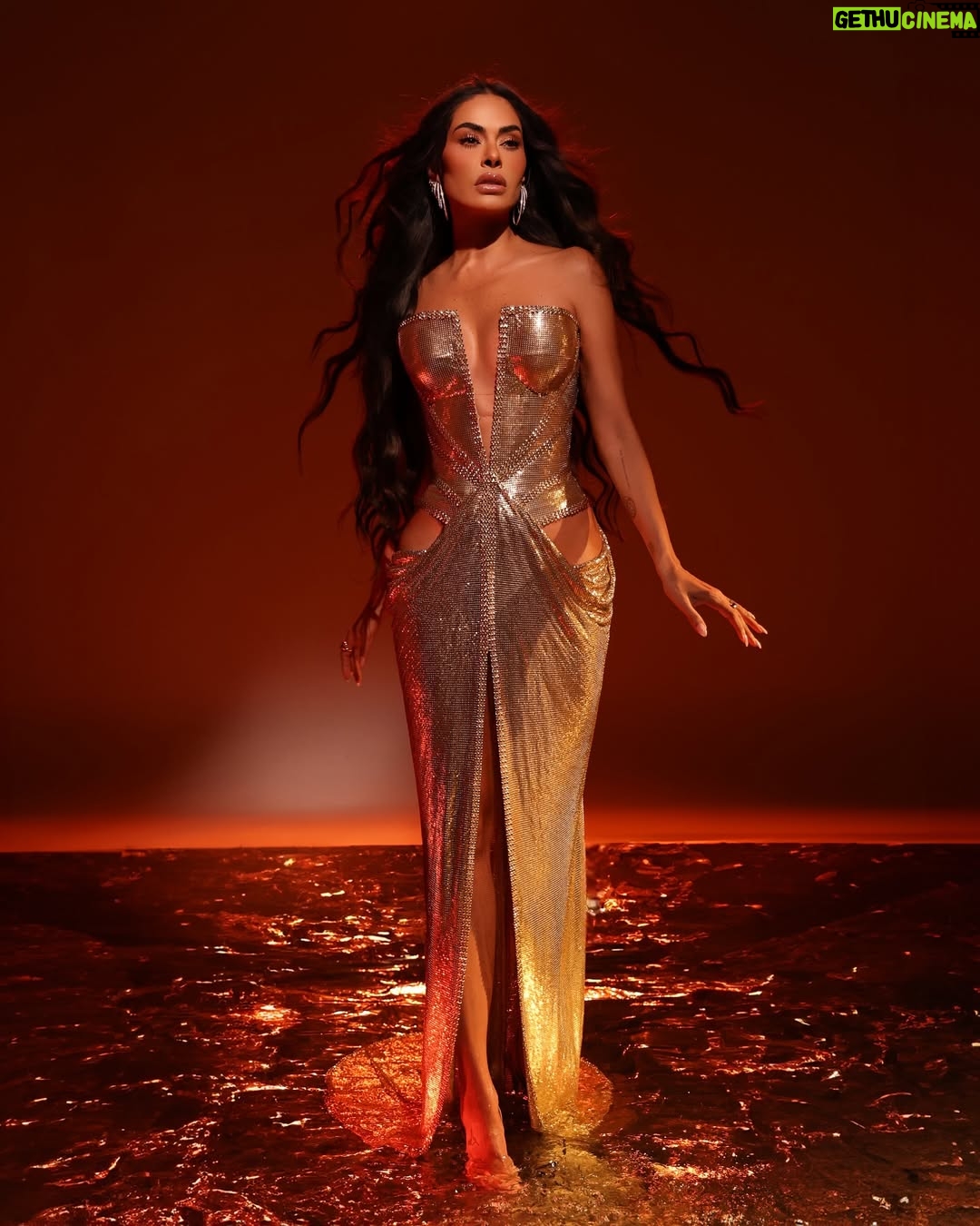 Galilea Montijo - 342.2K Likes - Se terminó!!! Gracias equipooooo🫶🏻🫶🏻 los amo!! Gracias público por estar cada gala!!! #lacasadelosfamososmx 

Fashion styling & Creative direction @marmolviejo
Dress @iann_dey
Accessories: @swarovski
Makeup @waithsman
Hair @jorgebeltranhair
Photos @fernando.dumas
Video @arturogomezdirector
Dirección de arte Milo Villegas  @maq.501
Mi moqui @ipmoreno por apoyarme siempre física y mentalmente ❤️ te amo!!!