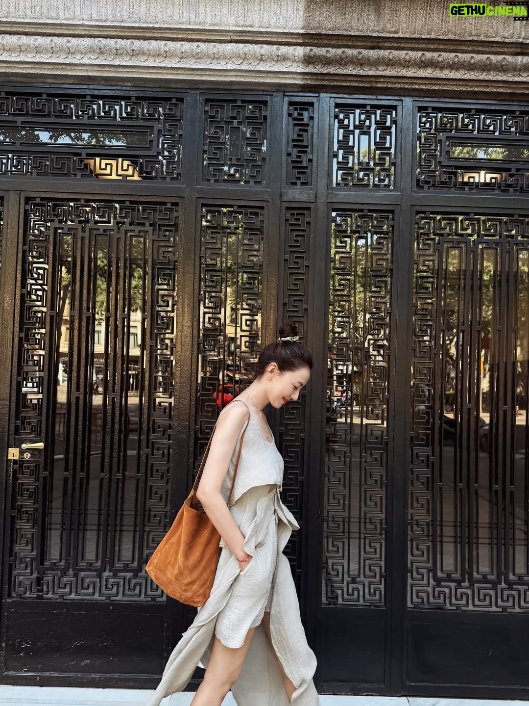 Gao Yuanyuan - 12K Likes - 🚶🏻‍♀️#GOOTD #Barcelona