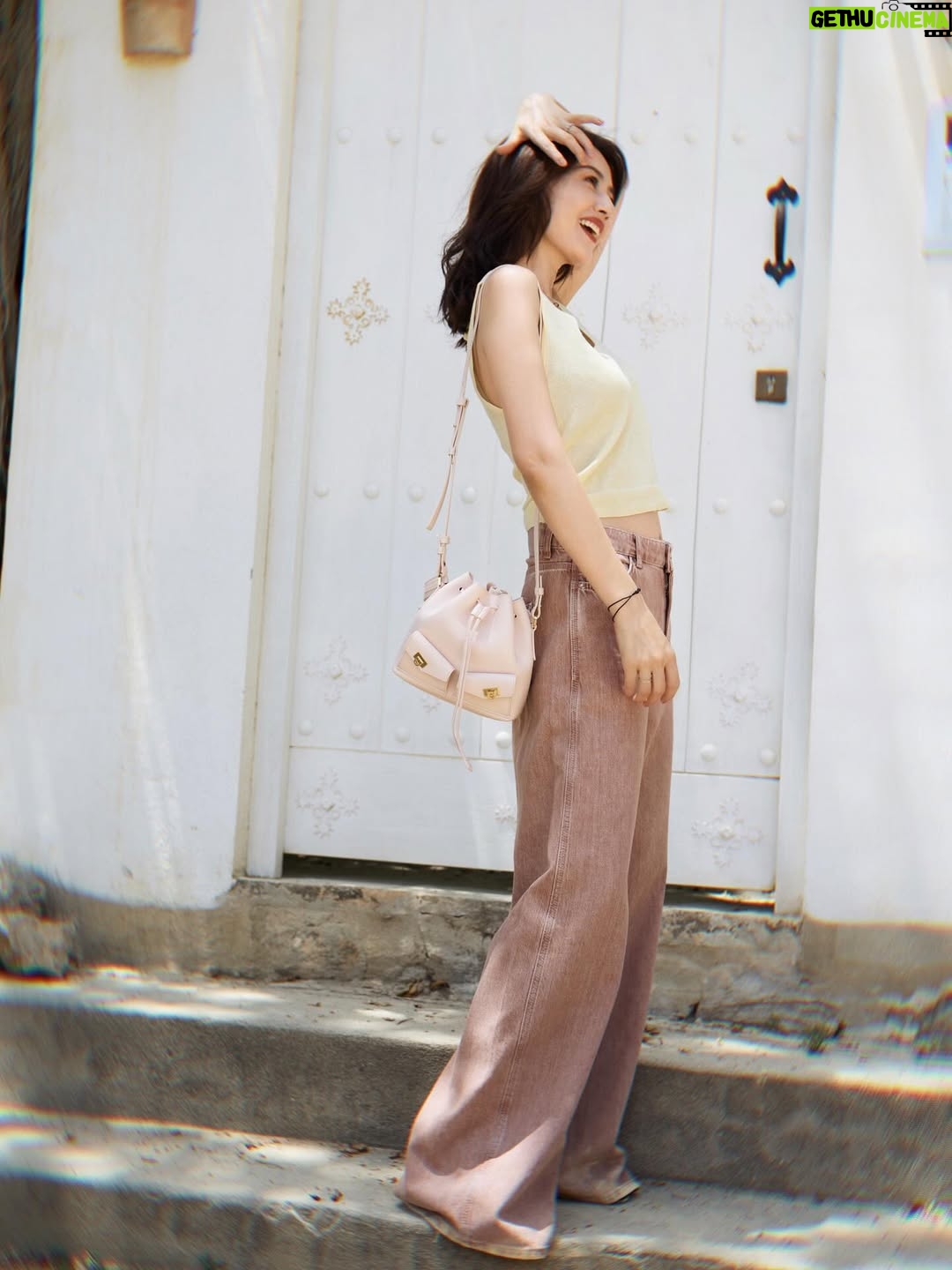 Gao Yuanyuan - 12K Likes - 🚶🏻‍♀️#GOOTD #Barcelona