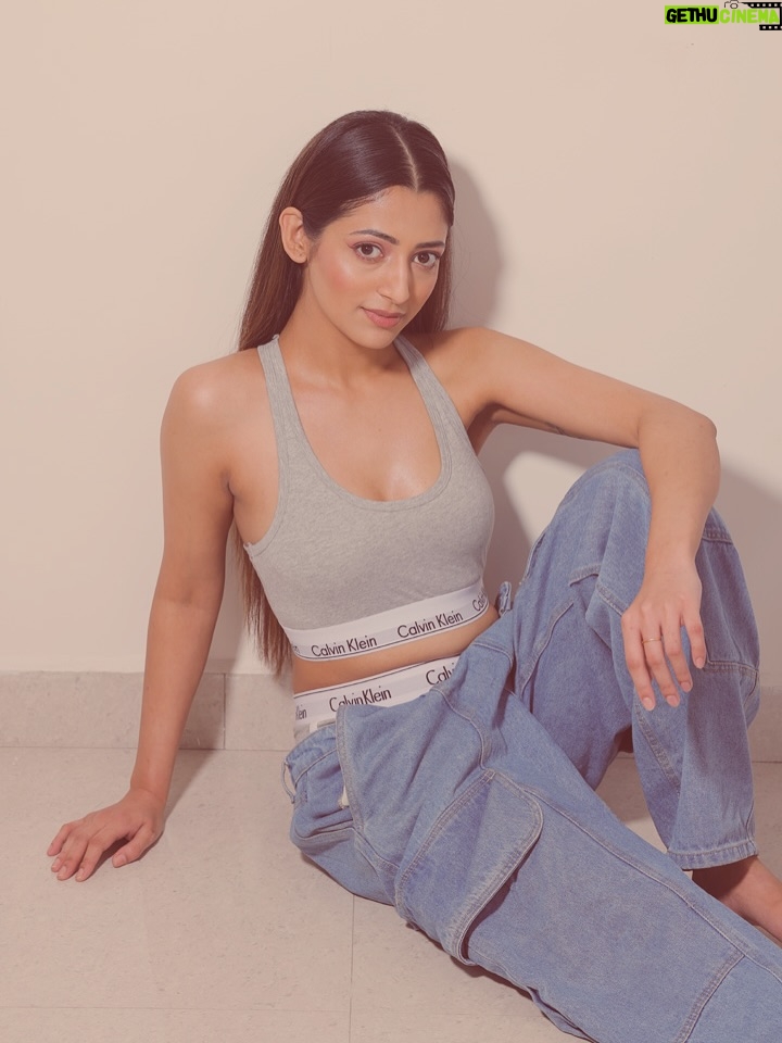 Gargee Nandy - 1.3K Likes - @calvinklein 🤍
Thanks for making this happen
@palettebykritikamishra 
@amit_hasija_photography 
@hairstylist_rohitrajput_1