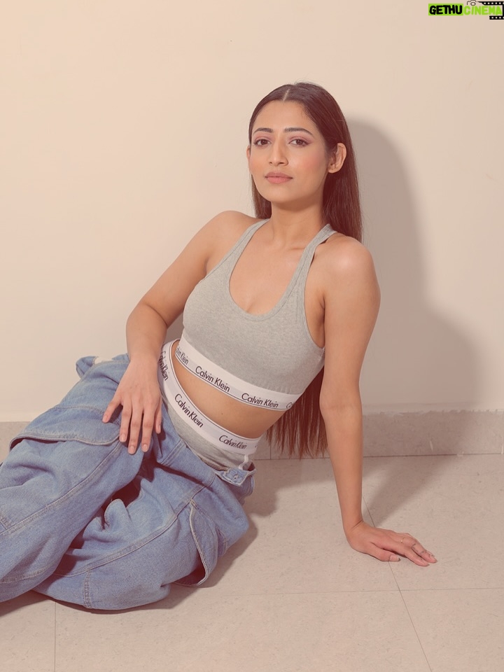Gargee Nandy - 1.3K Likes - @calvinklein 🤍
Thanks for making this happen
@palettebykritikamishra 
@amit_hasija_photography 
@hairstylist_rohitrajput_1