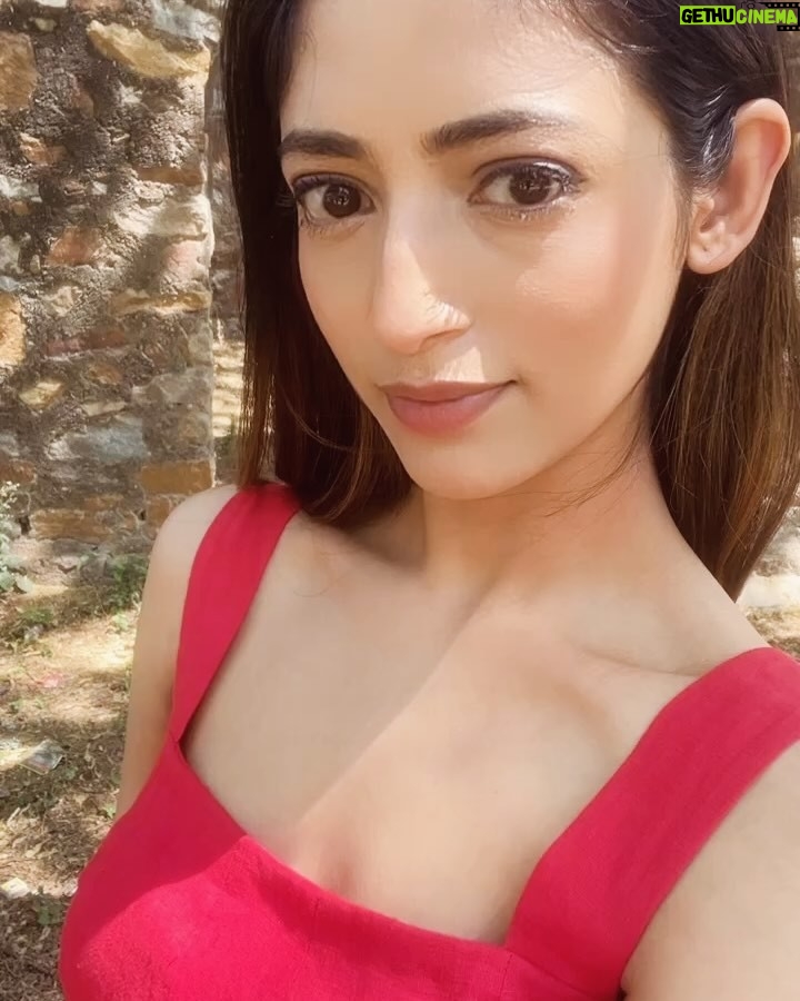 Gargee Nandy - 1.4K Likes - 🪷🎥🌻 BTS because mere paas time hi nhi hai Instagram reel banana ka 😭.
